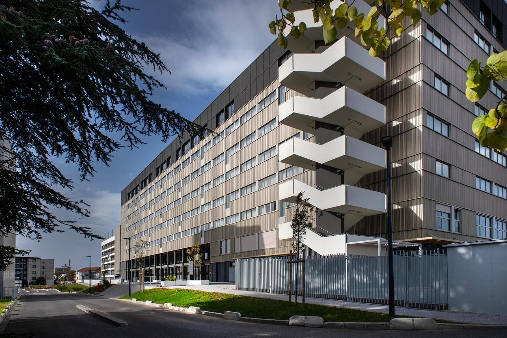 Sevenline Purpan Toulouse ตูลูส ภายนอก รูปภาพ